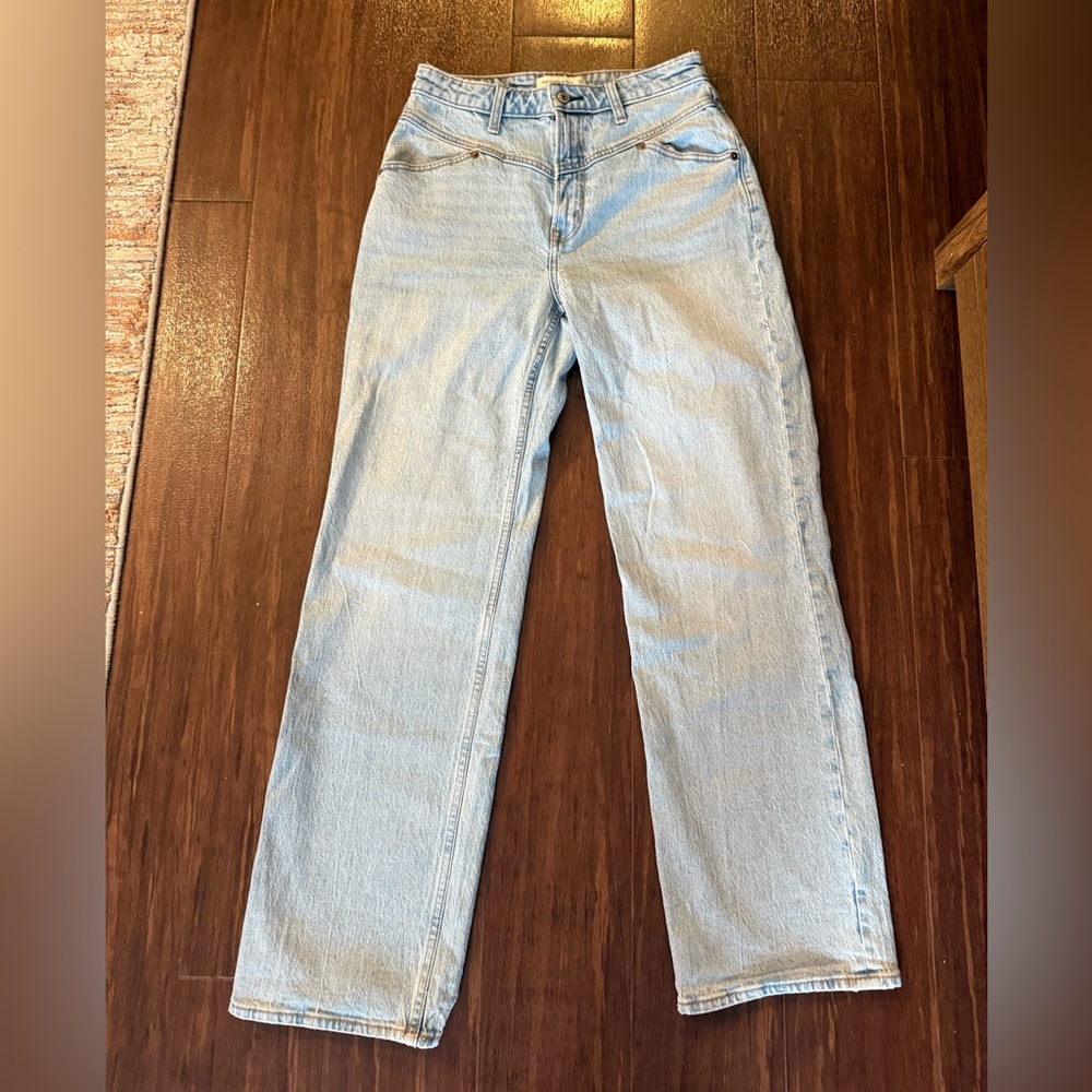 Abercrombie & Fitch 90s High Rise Relaxed Jean in Medium With Front Yoke in 27R